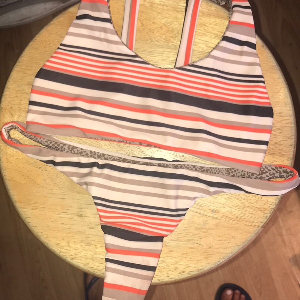🧡SALE🧡 ACACIA STRIPE SET NEWWWW!!